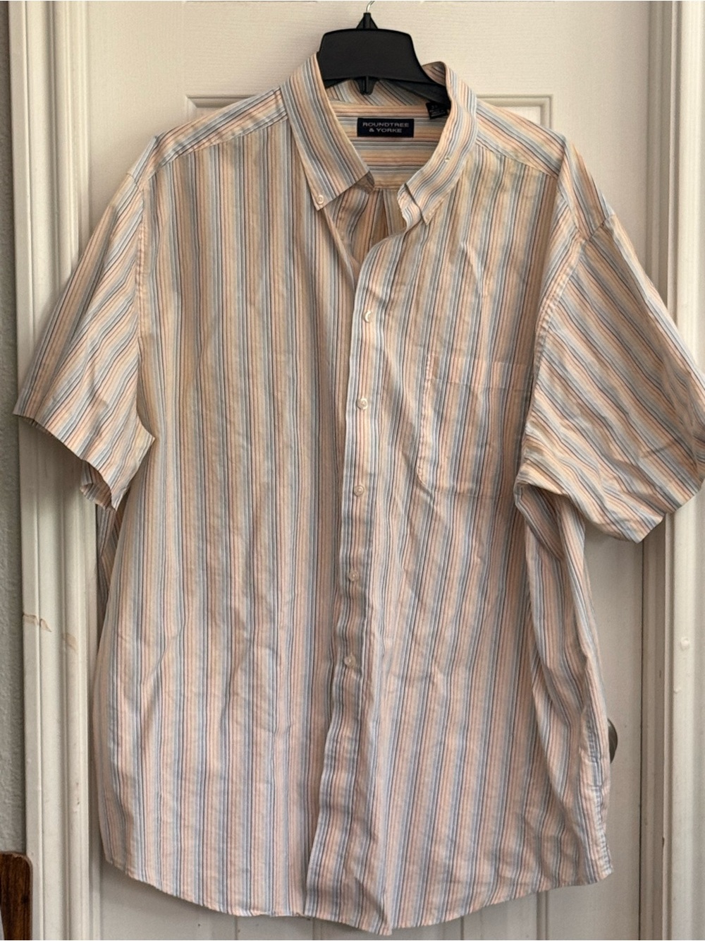 Roundtree & Yorkie Short-Sleeve Button-Down Stripe Shirt in Beige & Blue